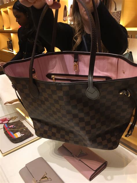 louis vuitton neverfull inside pocket|louis vuitton never full handbags.